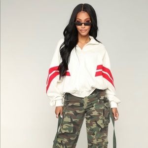 Fashion Nova Ivory Pull Up Jacket Size Lar…